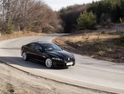 Jaguar XF AWD: Различната гледна точка (тест-драйв)