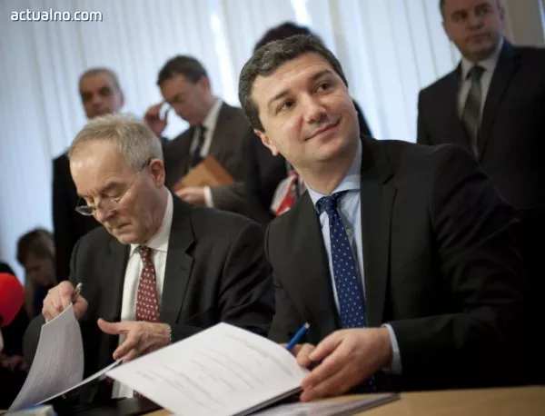 България и Турция стартират преговори за газова връзка от утре, обяви Стойнев