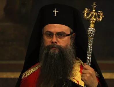 Игрите с Варненския и Неврокопския митрополит са заради митрополит Николай, каза скандален отец