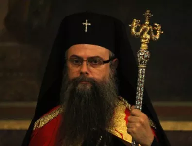 Заради земетресението митрополит Николай ще отслужи молебен