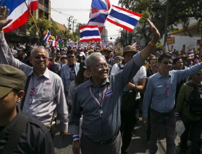 28 ранени в Тайланд след сблъсъци между привърженици и противници на правителството