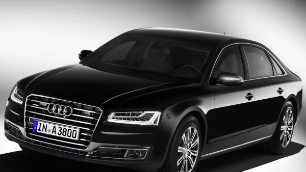 Audi вади телохранителя A8 L Security