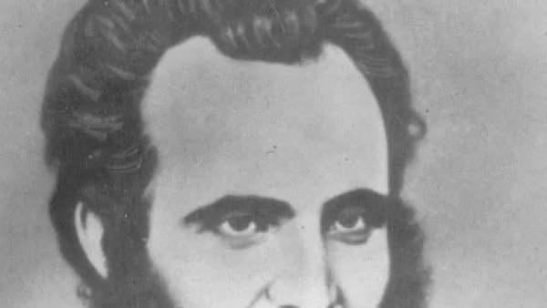 Умира Любен Каравелов