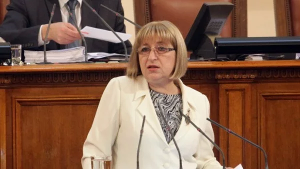 Липсата на кворум в НС даде повод на Цачева да поиска оставка на кабинета
