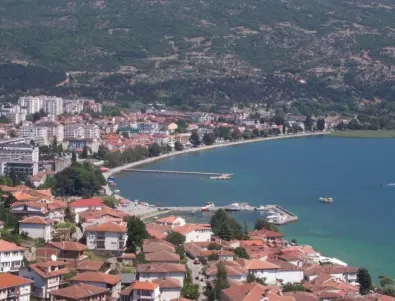 Разрушиха паметника на загиналите в Охридското езеро българи, МВнР осъди вандализма