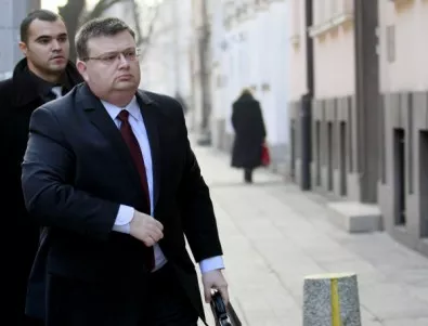Две обвинения срещу Цветанов влизат в съда, обвинителен акт срещу Сидеров ще има