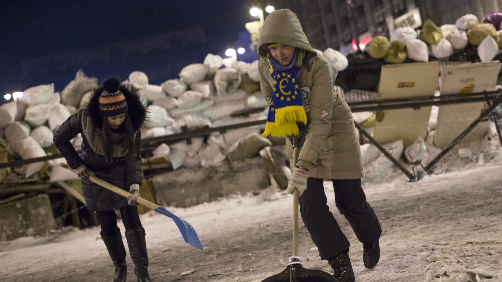 "Превратът на Майдана": Между пряка демокрация, "киевска клика" и "мръсна война"