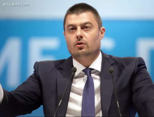 Бареков: Искам да управлявам два мандата, готов съм да мина през политически трупове