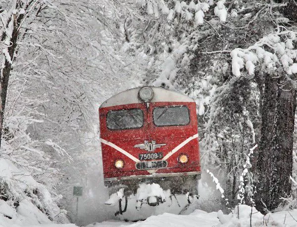 Влаковете между Русе и Горна Оряховица се движат със закъснение 