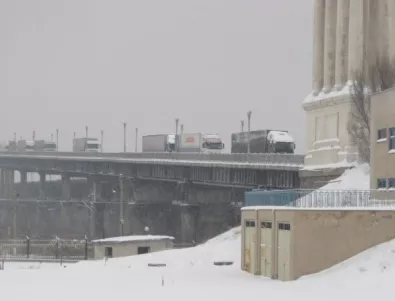 България поема снегопочистването на Дунав мост тази зима