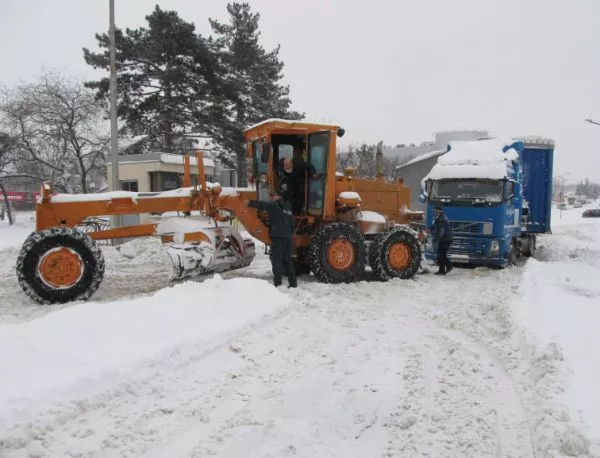 Осигуриха необходимото за зимната поддръжка на пътищата в област Стара Загора