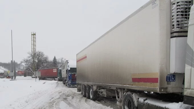 Между 80 000 и 100 000 евро губят превозвачите за всеки ден снежна блокада