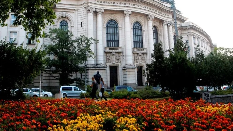 Наши студенти победиха Кеймбридж в правно състезание на тема "права на човека"