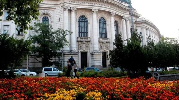 На първо четене: Бизнесът ще може да преподава в университетите