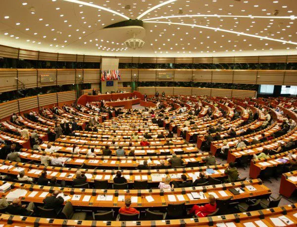 Евродепутатите се занимаха с референдума в Гърция