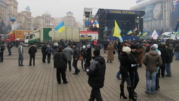 Преходно правителство и детектор за лъжата за министрите му поиска Евромайдан