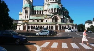Фирмата за ремонта на "Графа" ще прави и този на площад "Александър Невски"