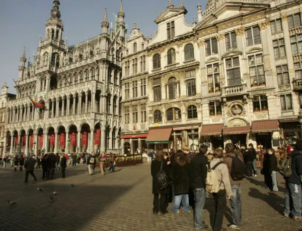 Белгия закрива 18 свои посолства и консулства 