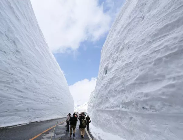 Снежният каньон в Тояма – зашеметяваща зимна приказка