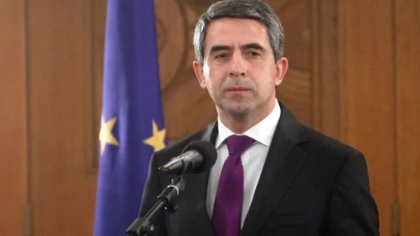 Правната комисия одобри предложението за референдум на Плевнелиев