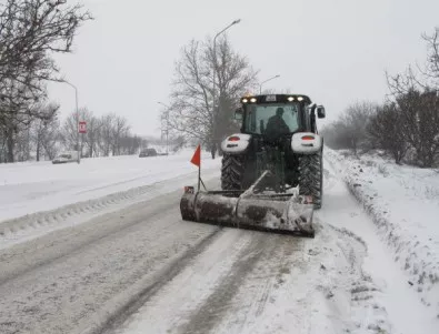 Две пътни отсечки в Добричка област са затворени заради снеговалеж