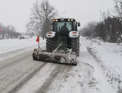 Пътищата в Айтоско са затворени поради снеговалежи
