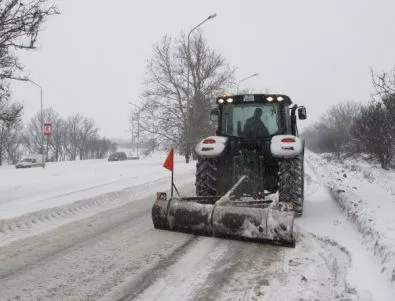 Не са допуснати снегонавявания по пътищата в Плевенско