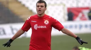 Голямо признание! Любимецът на феновете на ЦСКА Жуниор Мораеш игра с куп футболни величия (СНИМКИ)