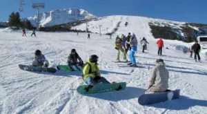 Мъглата саботира Супер-Г в Банско и днес