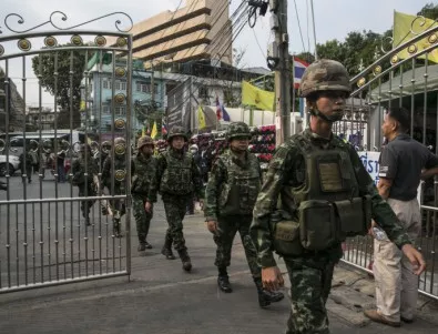 Военно положение в Тайланд