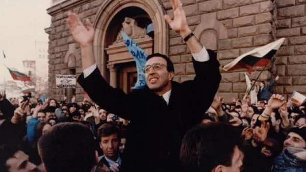 Георги Първанов и Николай Добрев връщат мандата за съставяне на правителство на БСП