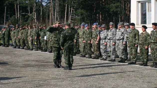 Двамата български военнослужещи в Ирак са на безопасно място 