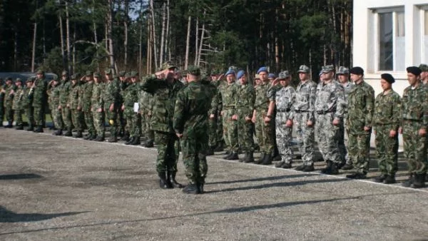 Военното министерство се тресе от скандал заради парашути 