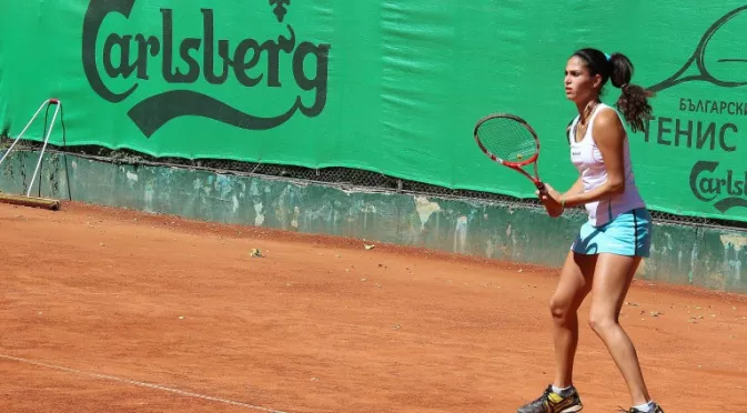 Изабелла Шиникова дебютира с достойна загуба в турнирите на WTA