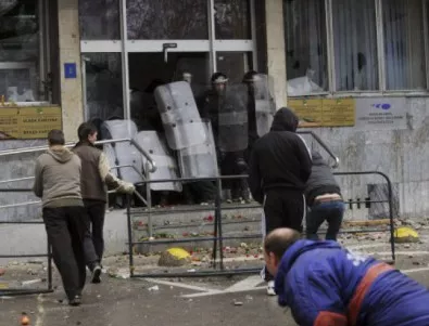 130 ранени при протести в Босна. Демонстранти: Нямаме нищо за ядене, а вие?