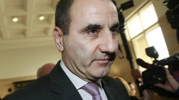 Цветанов: ГЕРБ застава твърдо зад премиера 