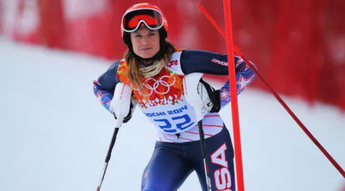 Олимпийска шампионска пропуска целия сезон в ските
