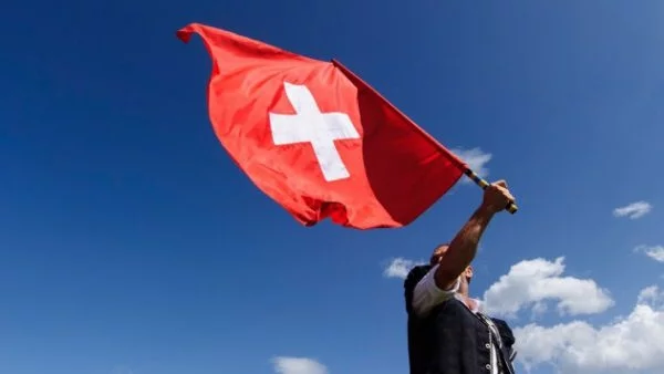 Темата за миграцията реши изборите в пощадената от бежанската вълна Швейцария