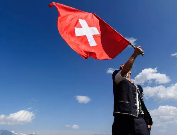 Нов референдум в Швейцария - дали всеки да получава 2500 франка месечно, дори да не работи