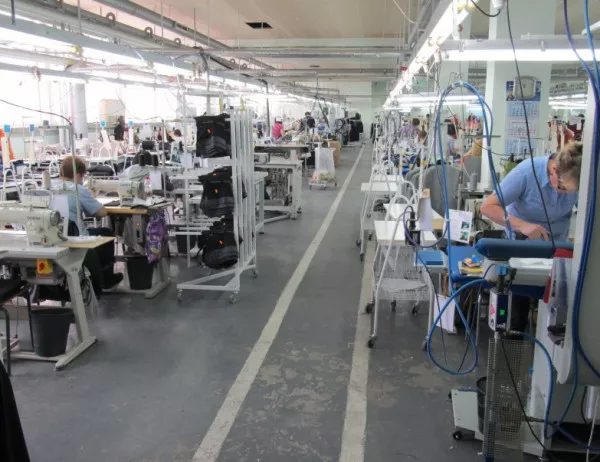 Италианска фирма остави шивачки без работа и заплати