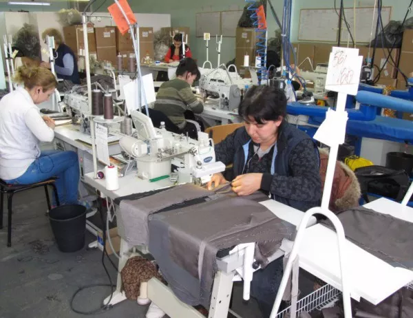 В Благоевград търсят 30 шивачки