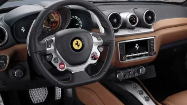 Унгарец разби Ferrari минути, след като го купи