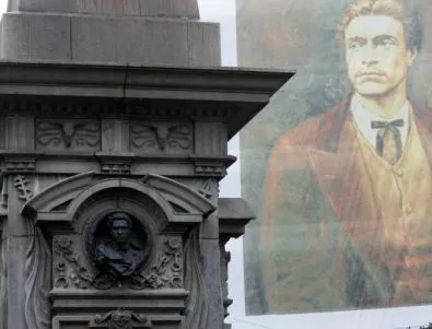 Историята на първия паметник на Левски - от руско влияние до липса на пари за изграждане