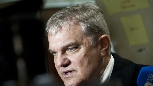 Аз съм член на БСП на свободна практика, каза Румен Петков