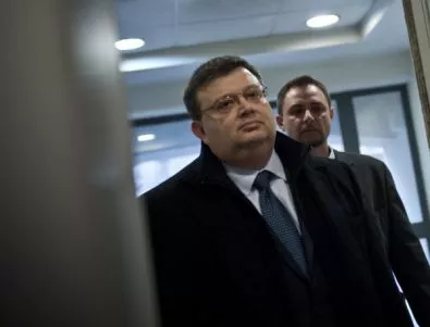 Цацаров пита Съвета на Европа за екстрадацията на Цветан Василев от Сърбия