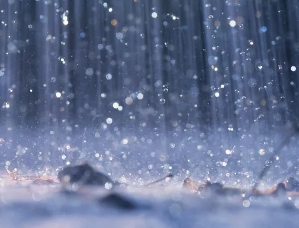 Жълт код за обилни валежи е обявен за 3 области в страната