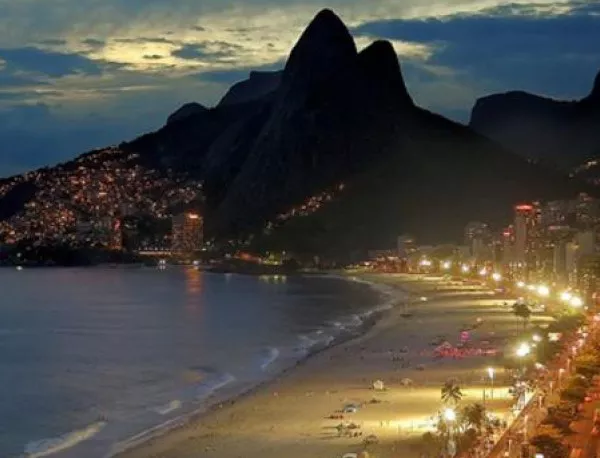 В Рио отвлякоха камион с 300 000 стикери на играчи