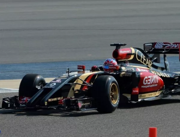 Lotus E22 излезе на пистата „Сакхир“ в Бахрейн