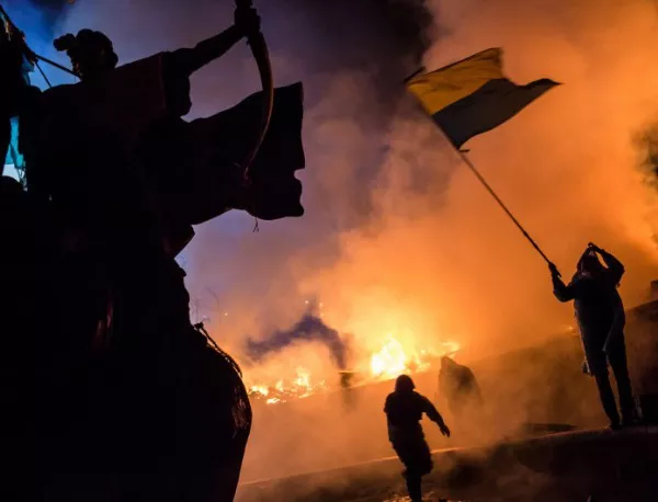 Демонстранти превзеха областната администрация в Донецк