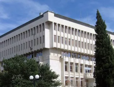 Подменят знамената в Асеновград за Националния празник